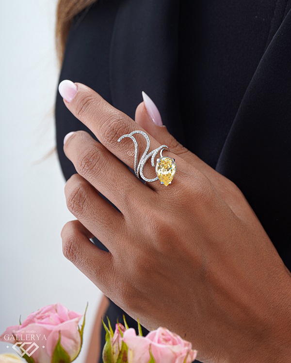 انگشتر خروشان طلا